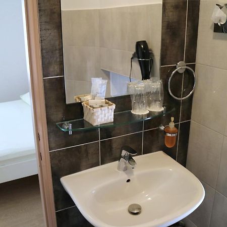 Studio Apartments & Rooms Lela, Sipan Island Sipanska Luka  Luaran gambar