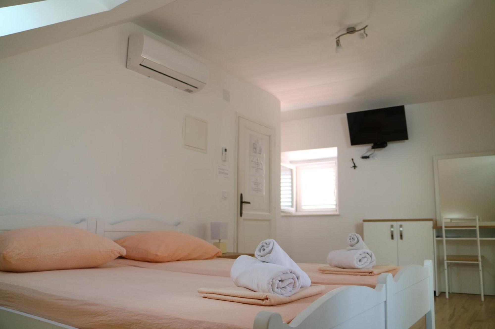 Studio Apartments & Rooms Lela, Sipan Island Sipanska Luka  Bilik gambar